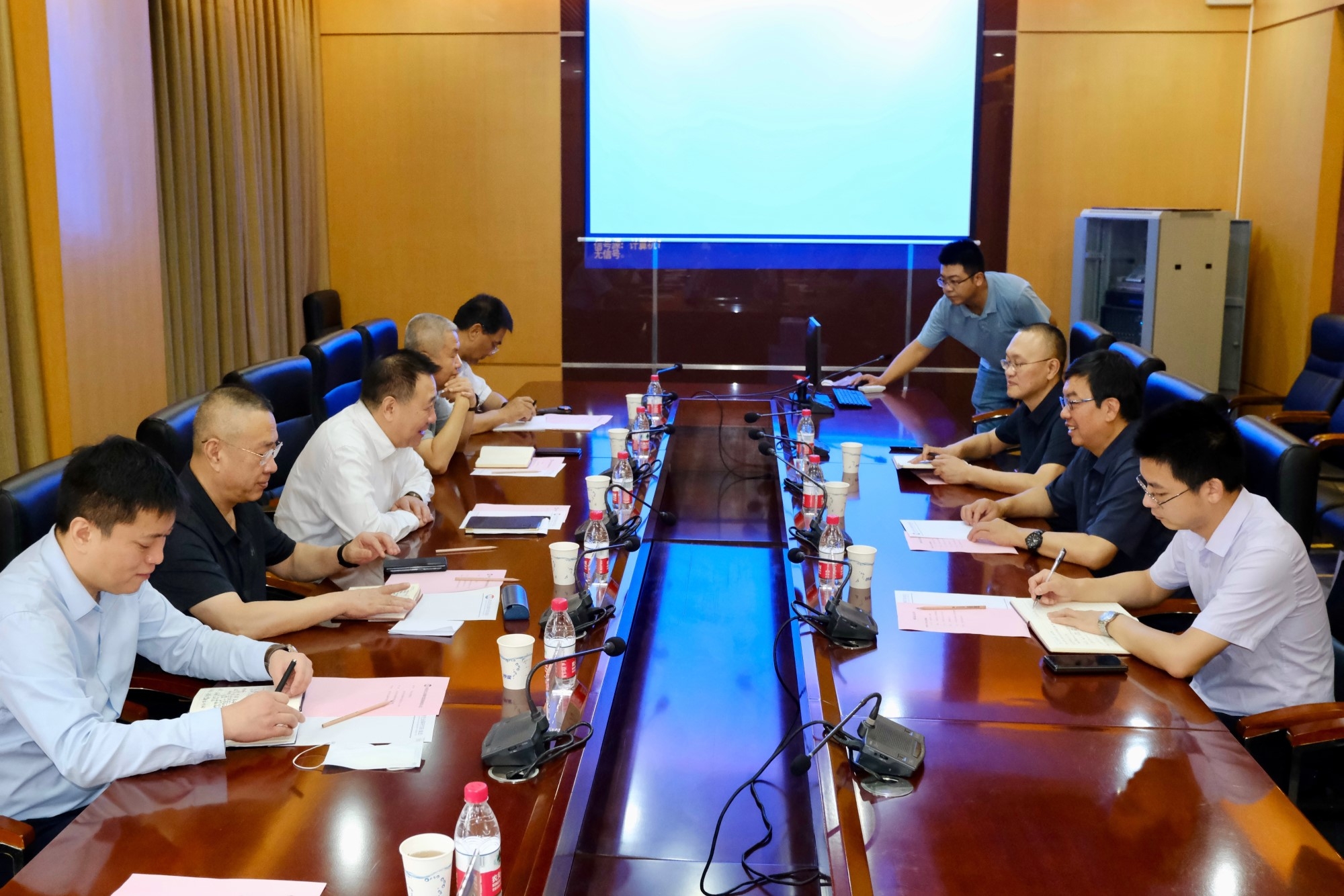 凯时尊龙人生就是博集团党委书记、董事长金辉造访西北有色金属研究院