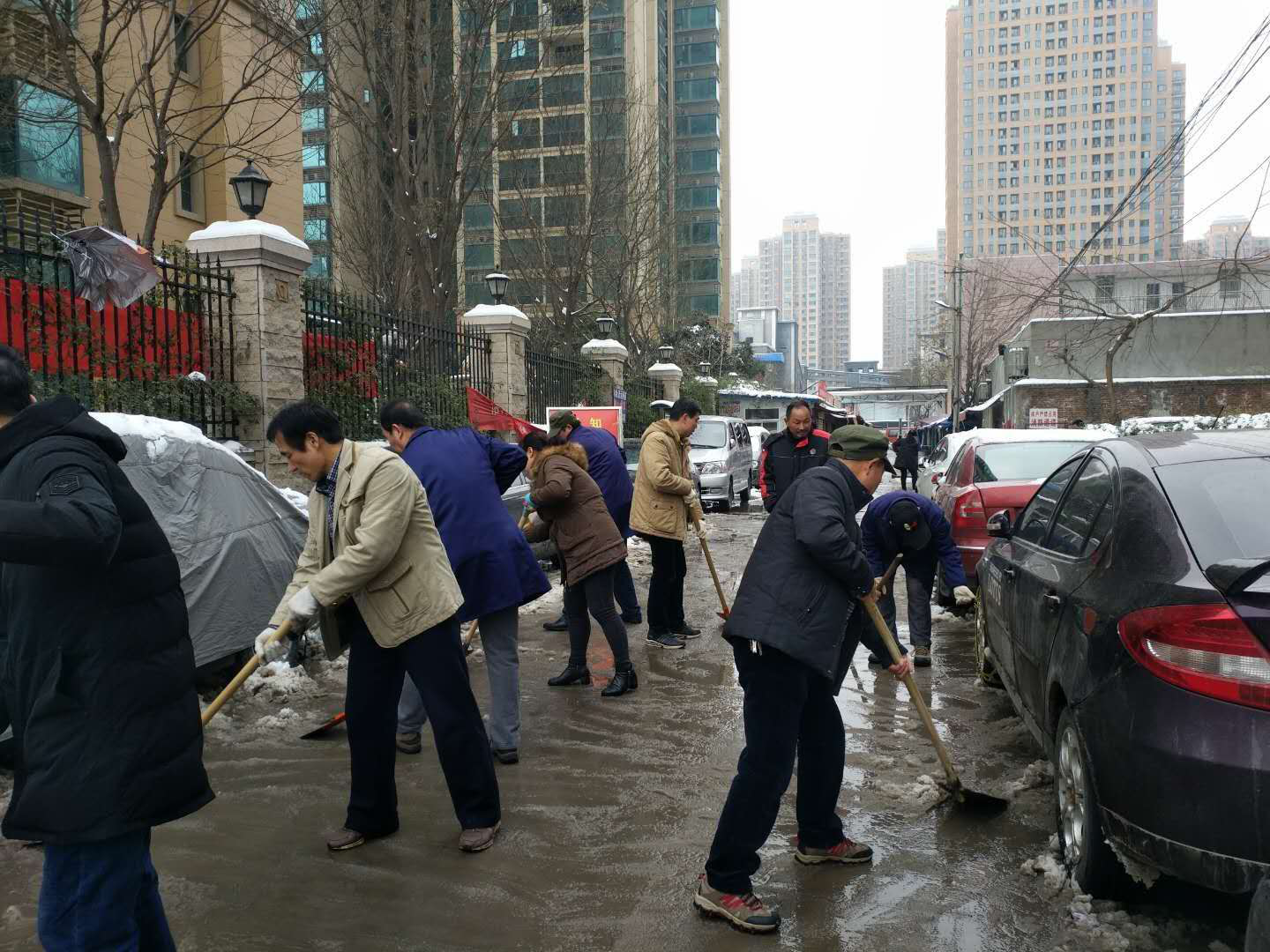 “以雪为令，，，御雪奋战” 西安工业投资集团再行动